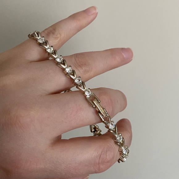 Avon Silver-Toned Tennis Bracelet with Cubic Zirconia Embellishments - Picture 3 of 7